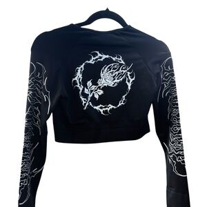 Black Graphic Long Sleeve Crop Top